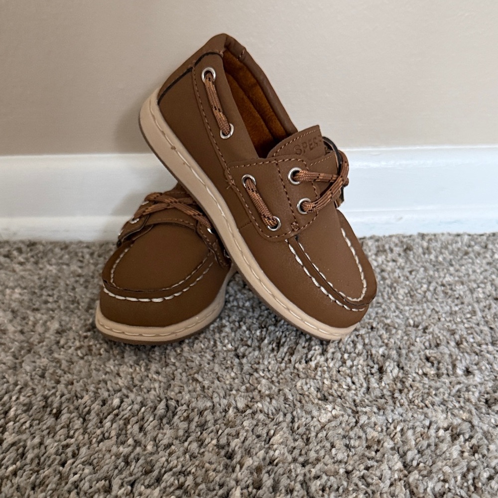 Sperry Tan Dress Shoes for Kids 6